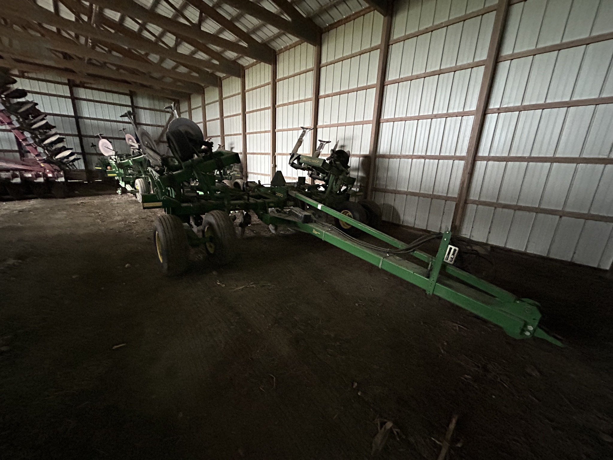 2011 John Deere 2100 Image 3