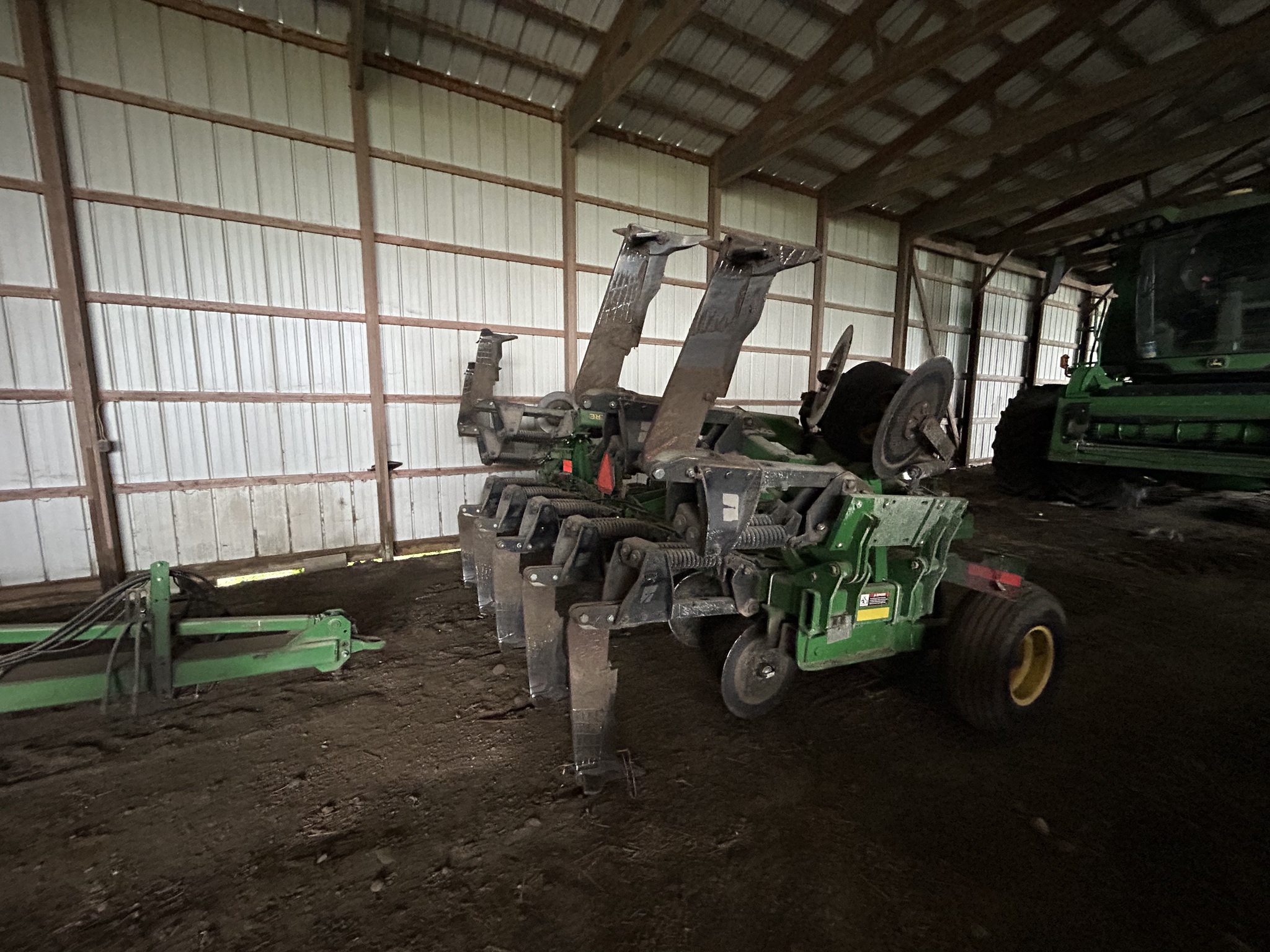 2011 John Deere 2100 Image 4