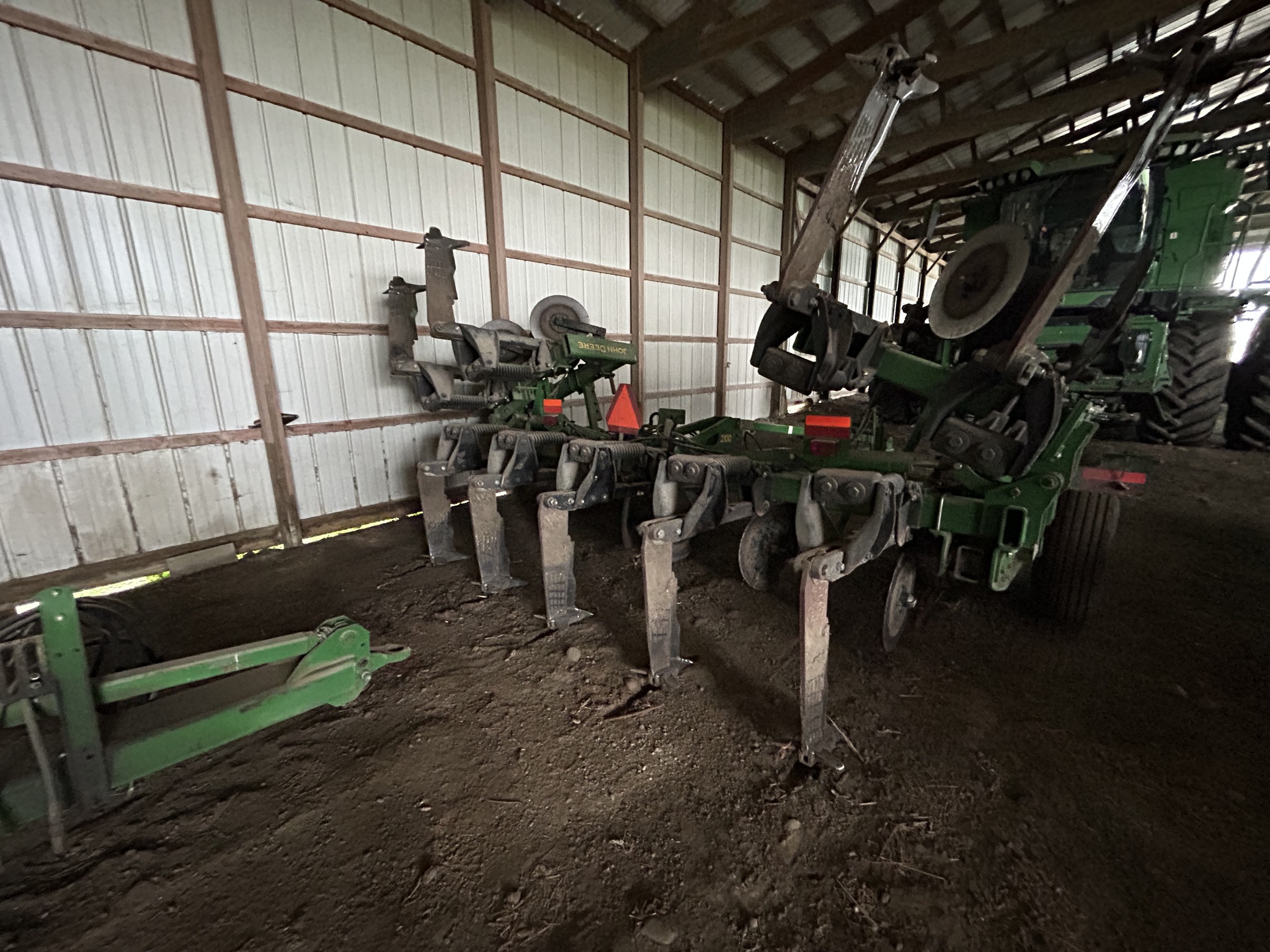 2011 John Deere 2100 Image 5