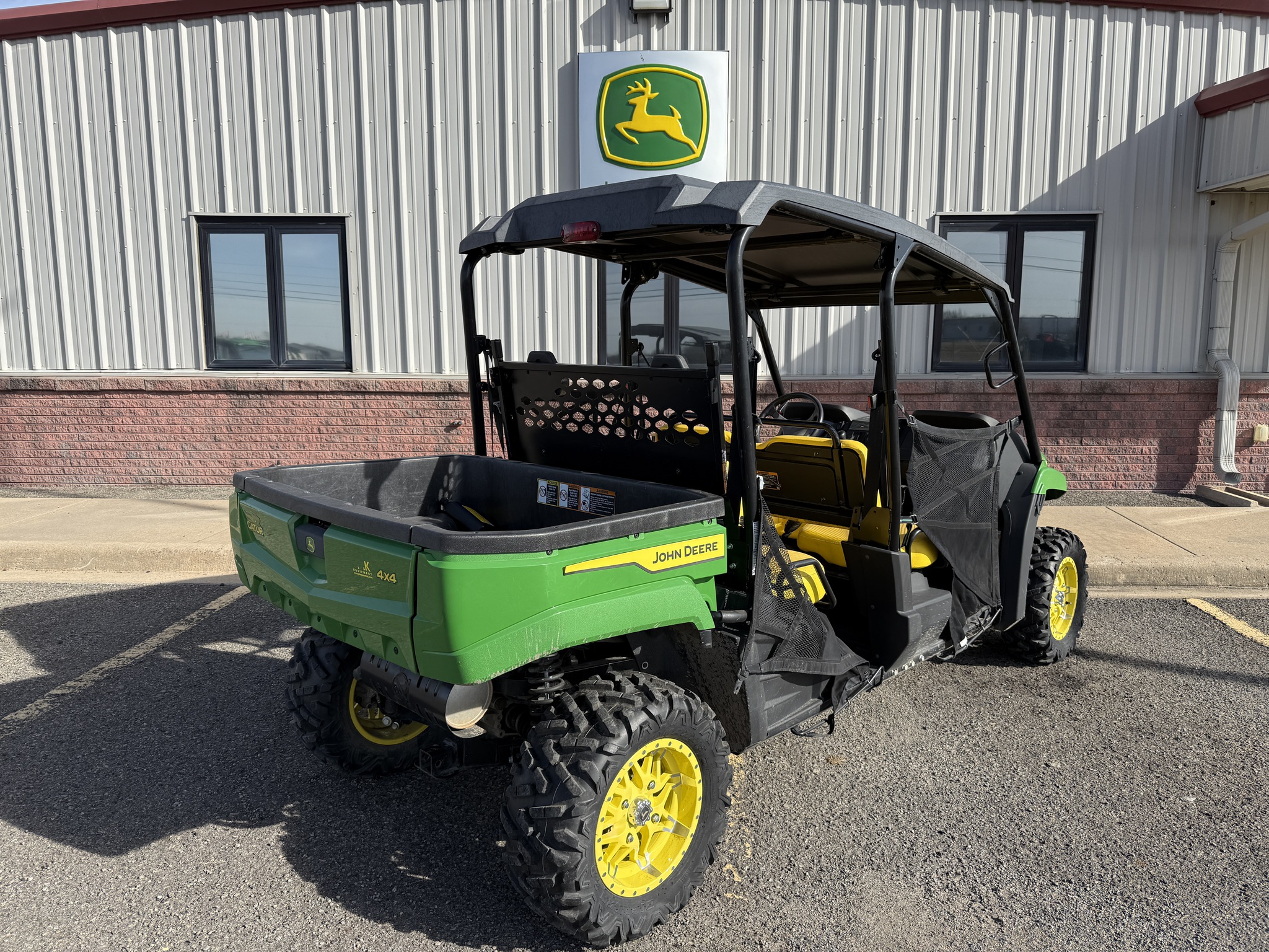 2022 John Deere 590M S4 Image 6