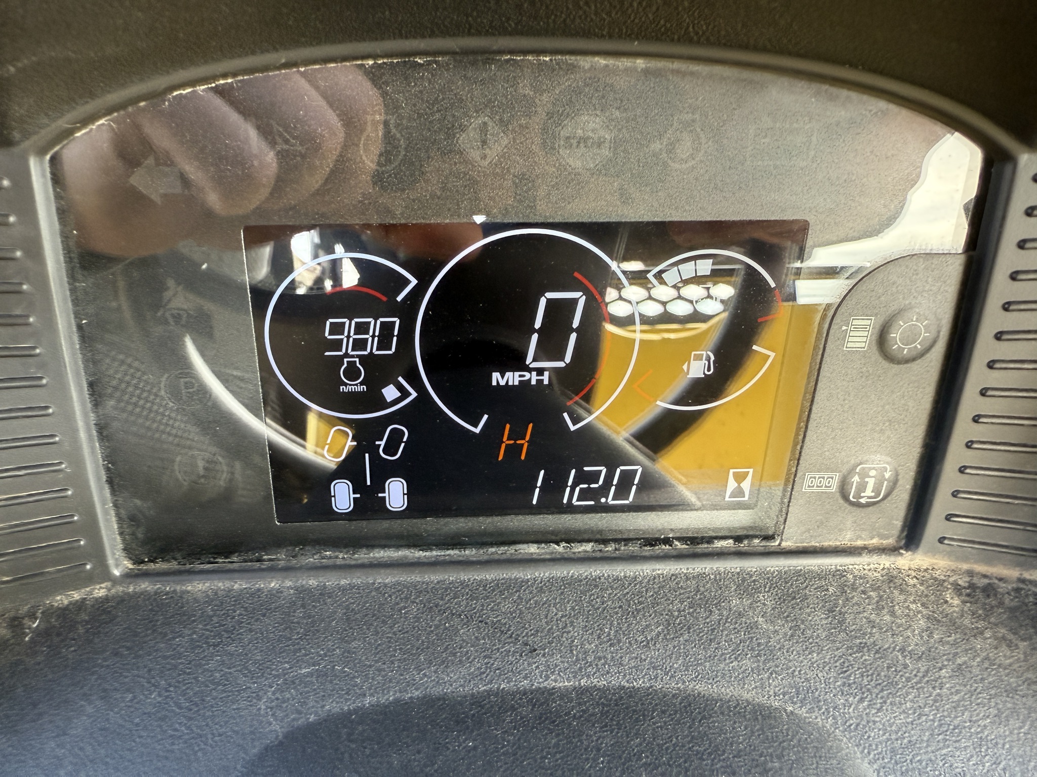 2022 John Deere 590M S4 Image 13