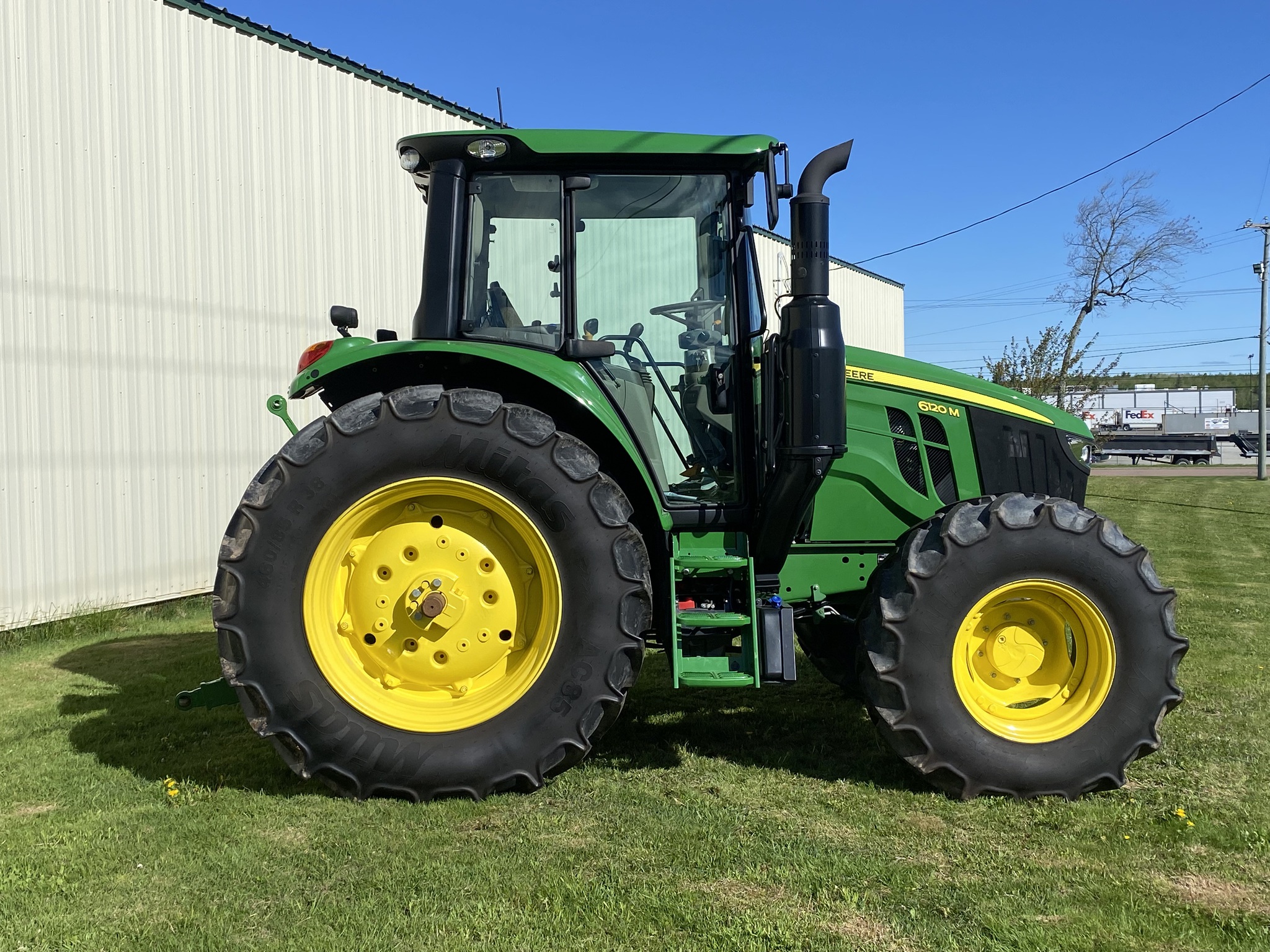2025 John Deere 6120M Image 9