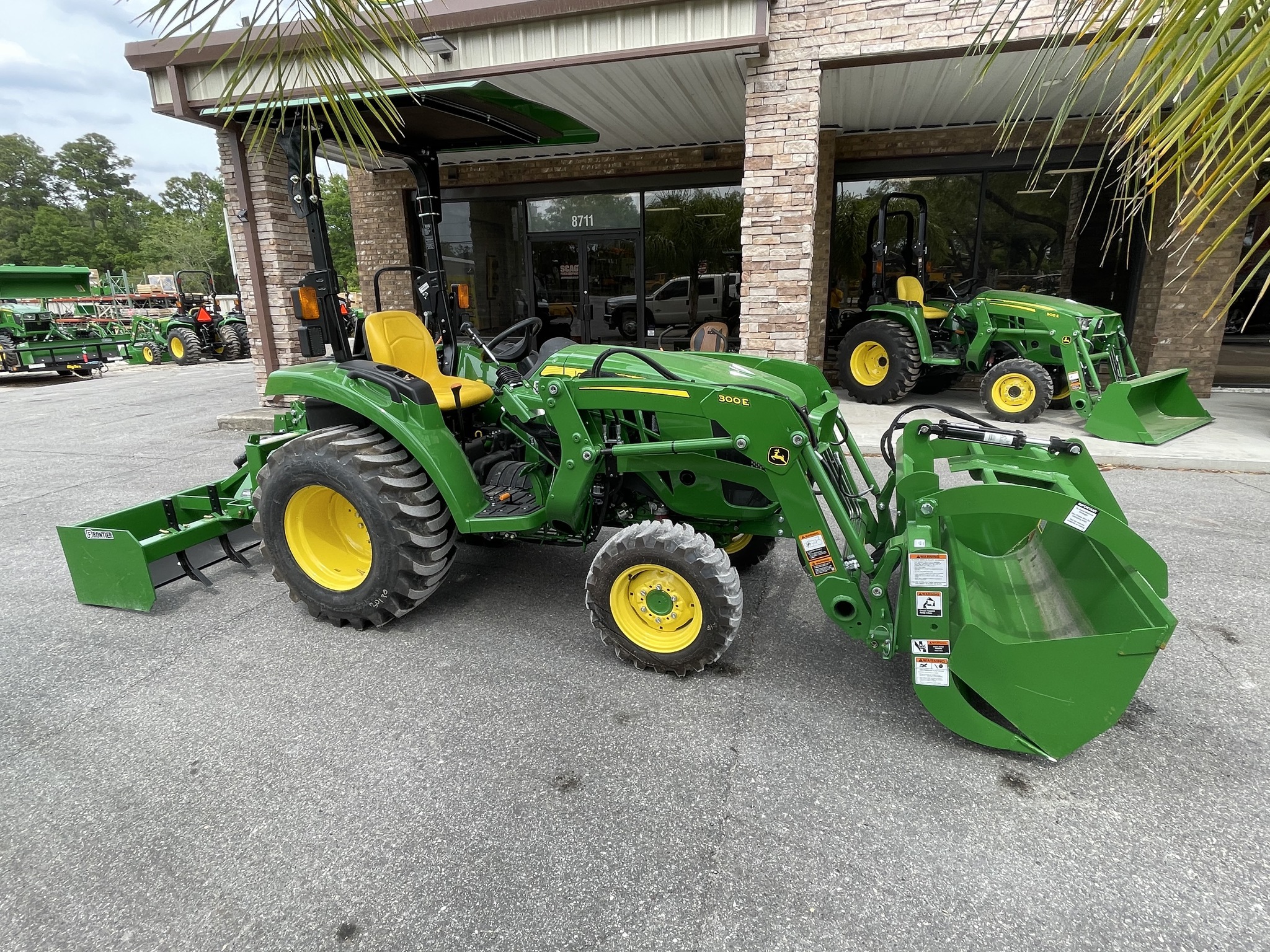 2025 John Deere 3043D Image 3