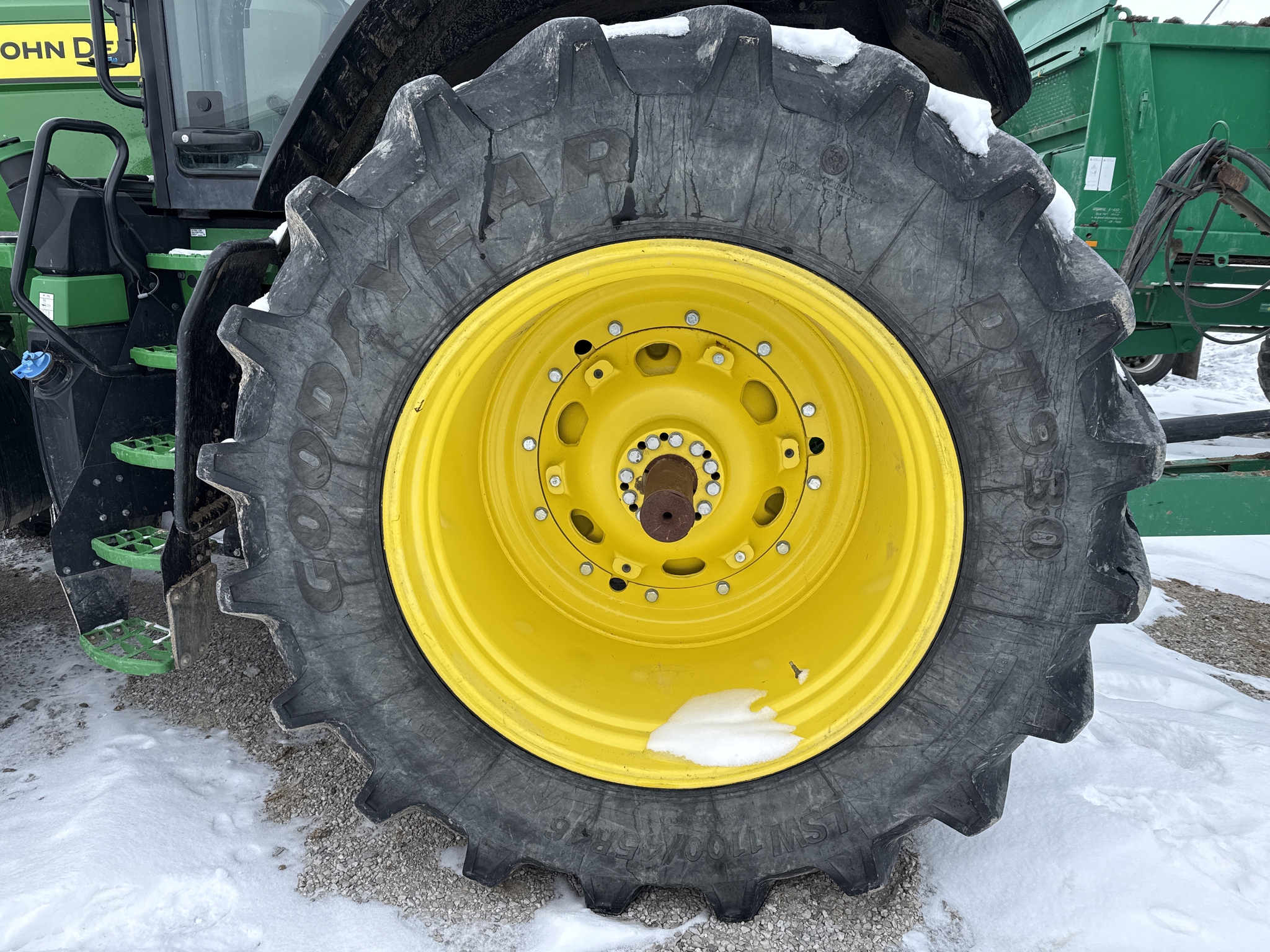2023 John Deere 8R 410 Image 7
