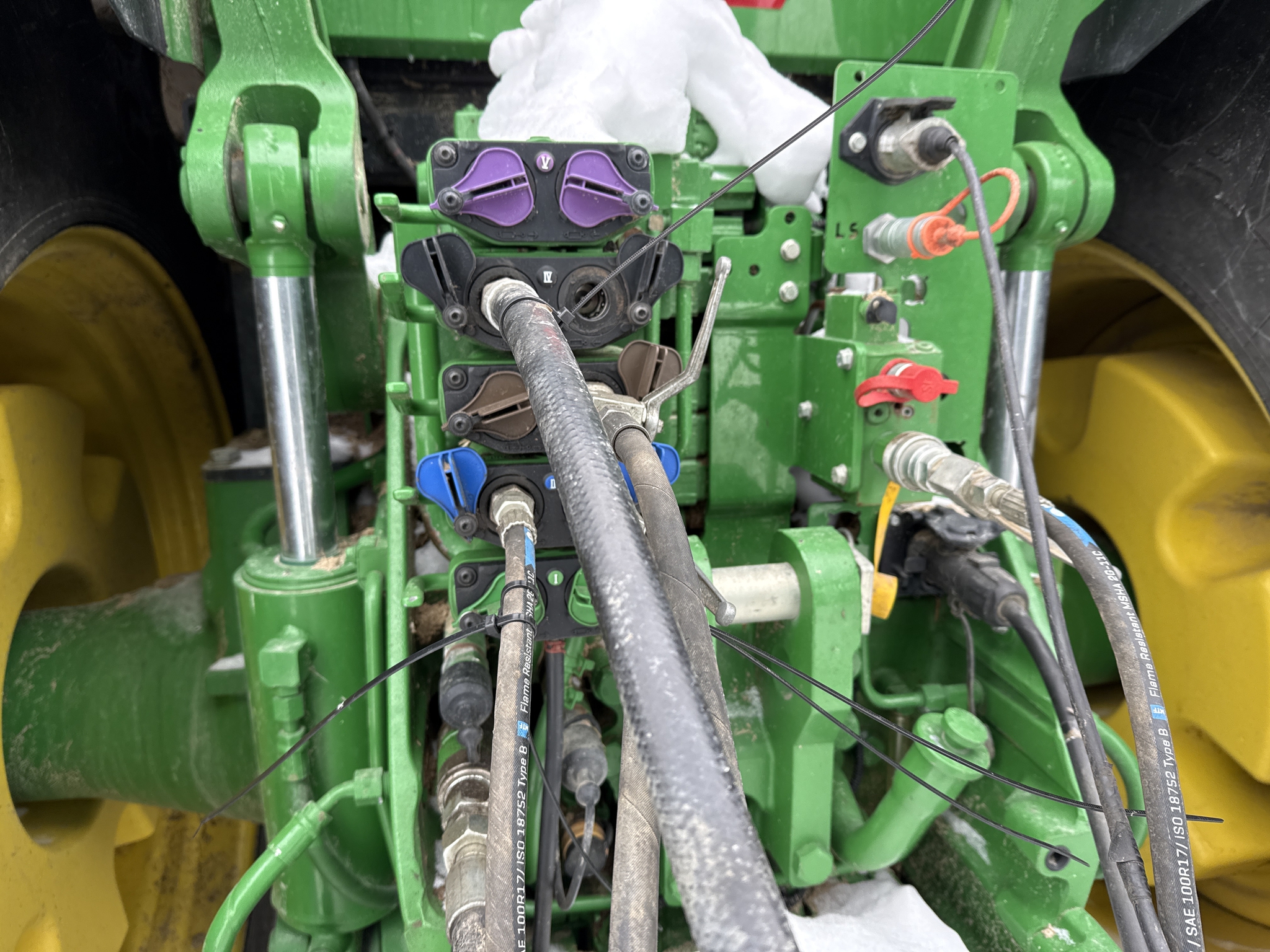 2023 John Deere 8R 410 Image 13