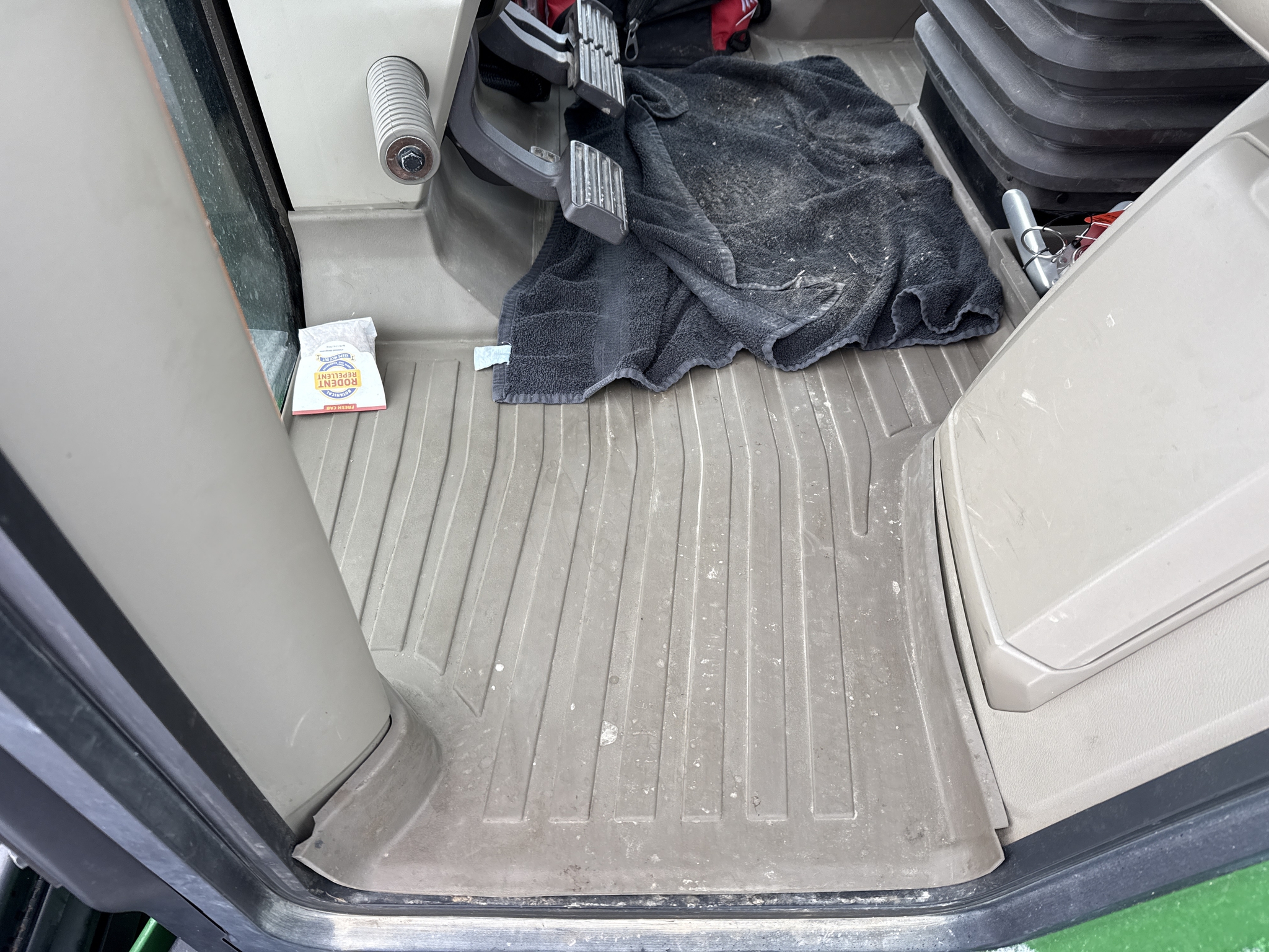 2023 John Deere 8R 410 Image 27
