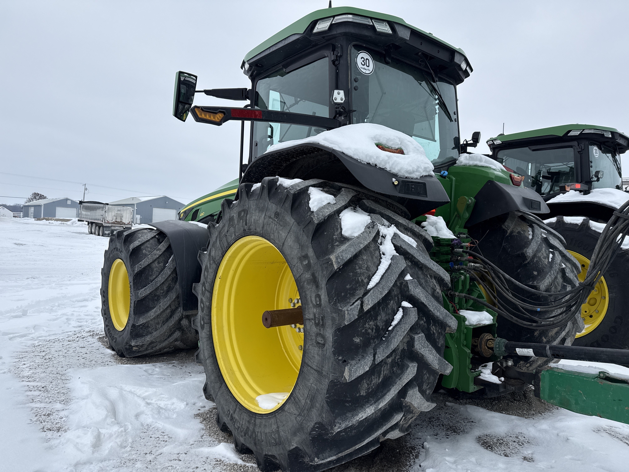 2023 John Deere 8R 410 Image 9