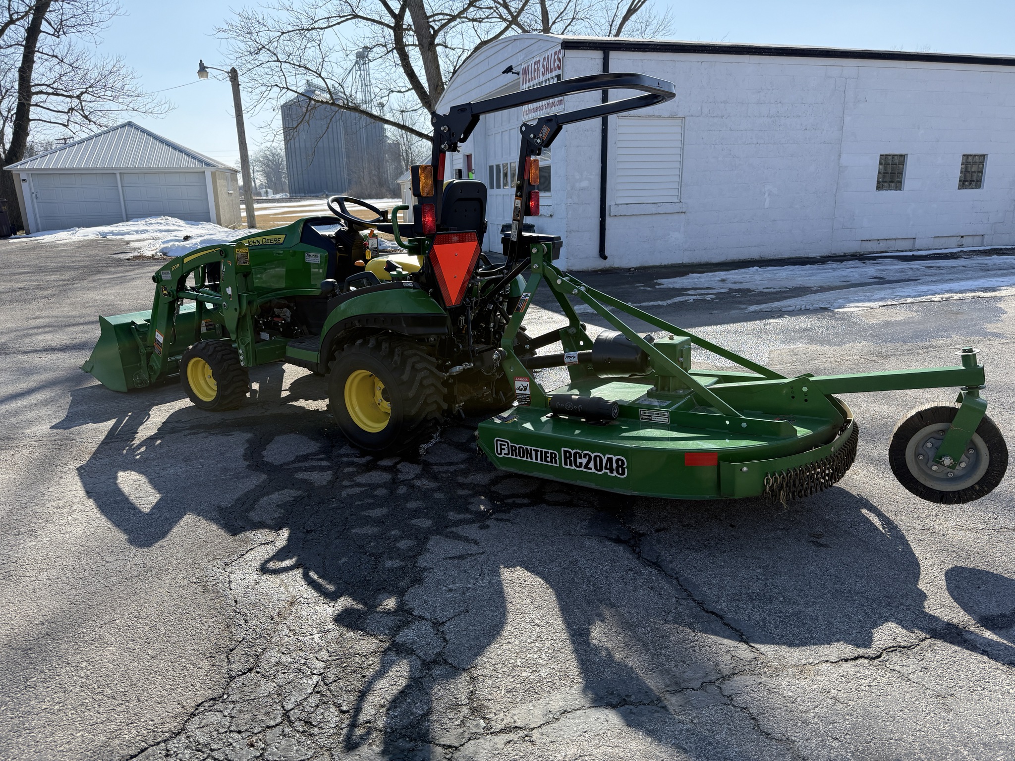 2019 John Deere 1025R Image 5