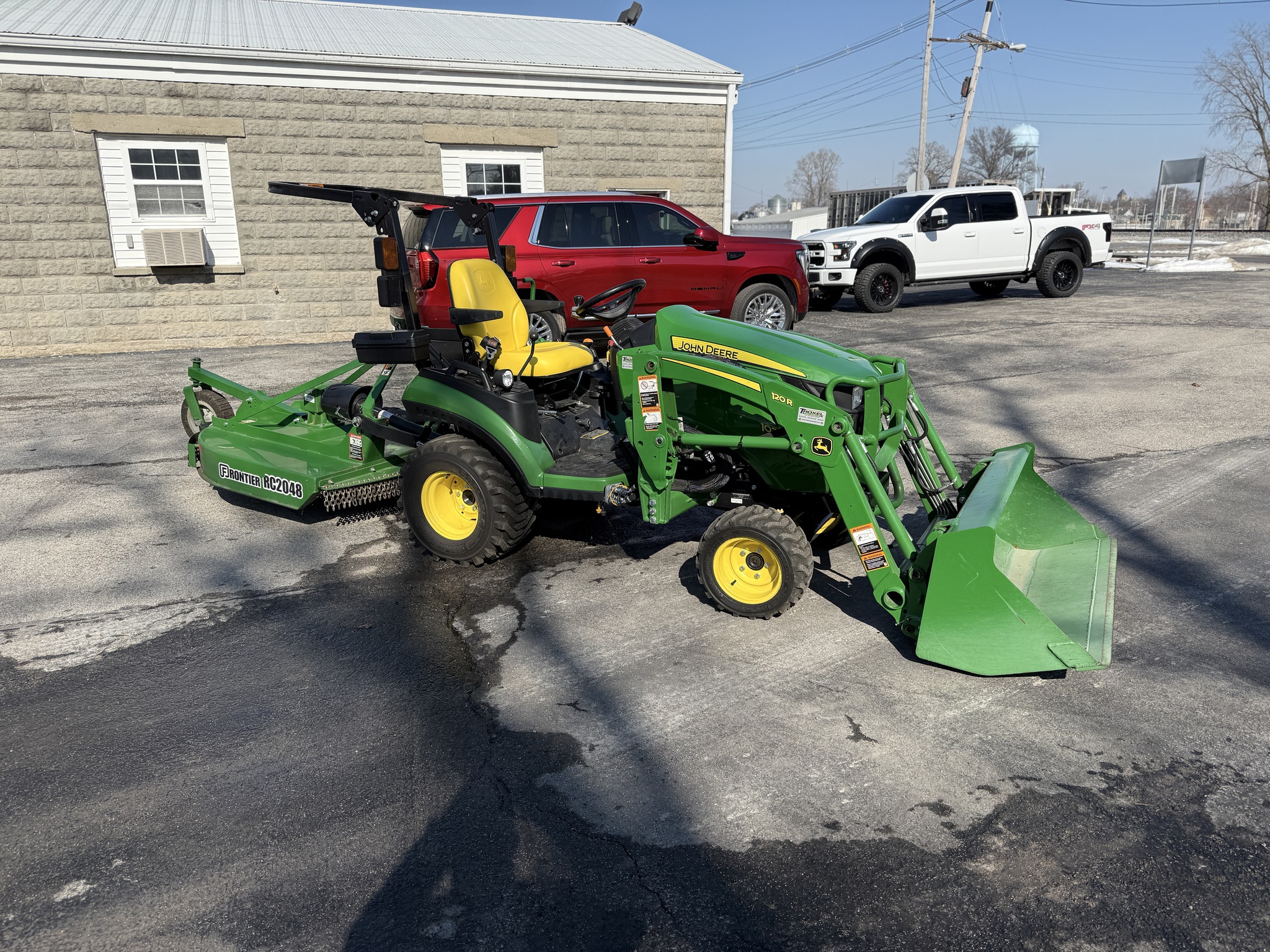 2019 John Deere 1025R Image 12