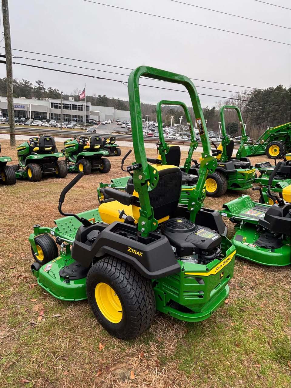 2026 John Deere Z515E ZTrak 48 in. Accel Deep Deck Image 3