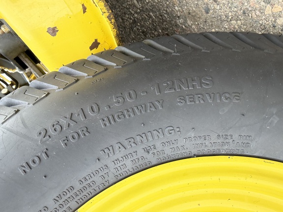 2012 John Deere X724 - Photo12