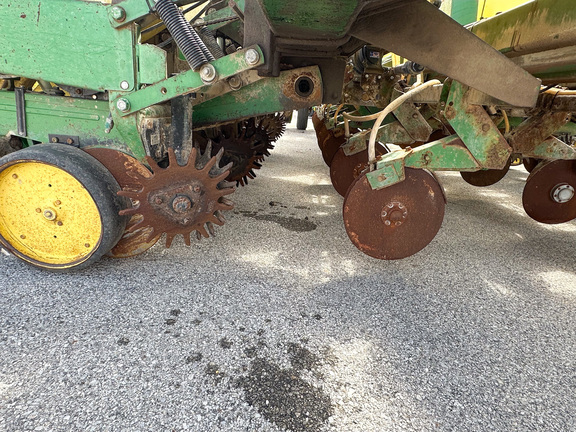 1985 John-Deere 7000