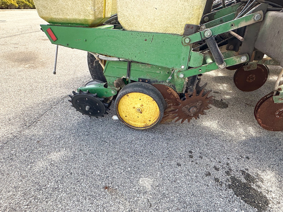 1985 John-Deere 7000