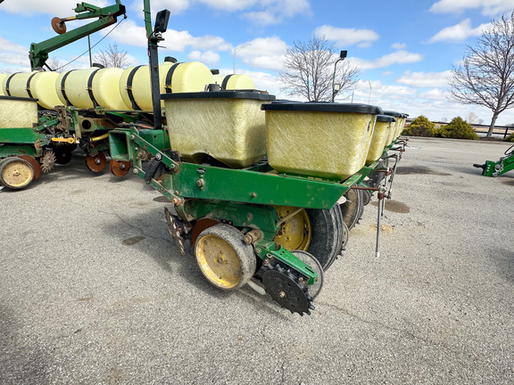 1985 John-Deere 7000