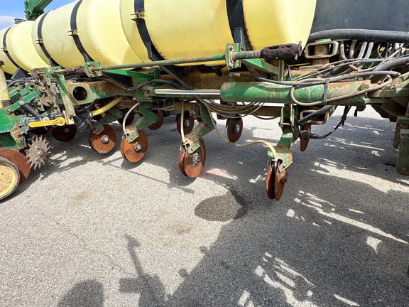 1985 John-Deere 7000