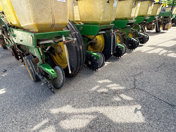 1985 John-Deere 7000