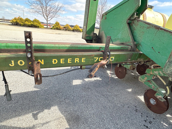 1985 John-Deere 7000