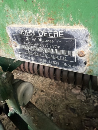 1997 John-Deere 566