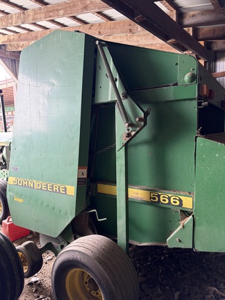 1997 John-Deere 566