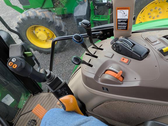 2023 John Deere 5125M