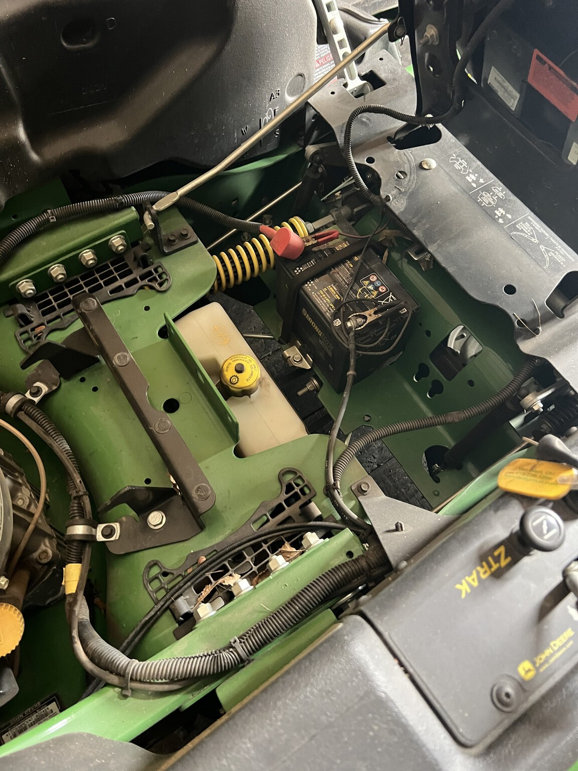 2022 John Deere Z930M Image 6