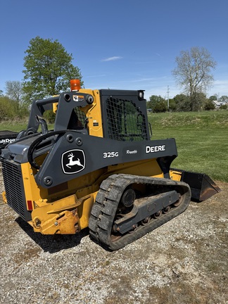  John-Deere 325G