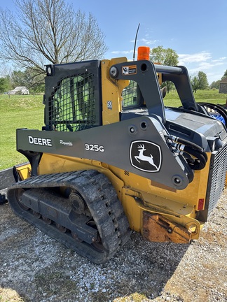  John-Deere 325G