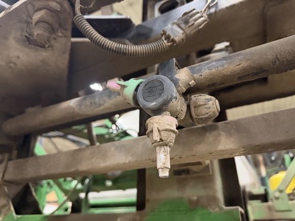 2003 John Deere 4710 - Photo30