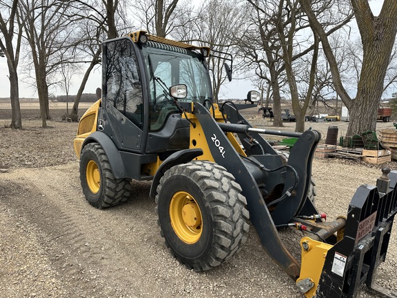  John Deere 204L