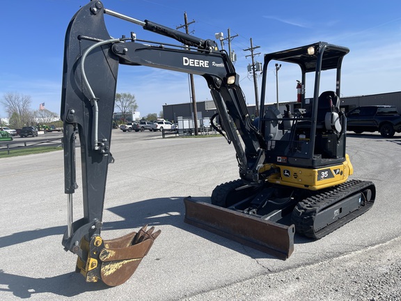 2024 John-Deere 35 P