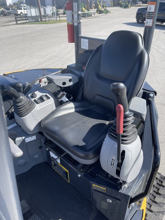 2024 John-Deere 35 P