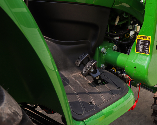 New In-Stock 2026 John Deere 3033R Compact Utility Tractors at Horizon Ag & Turf in Horizon Ag & Turf,  - Photo10