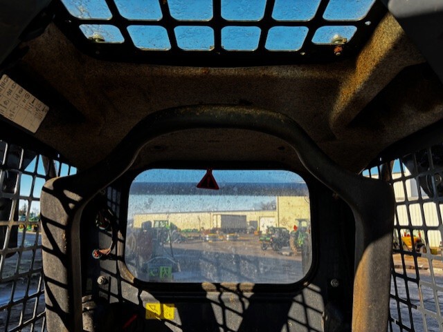 2021 John Deere 318G Image 3