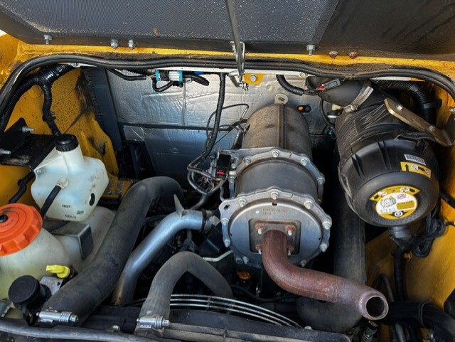 2021 John Deere 318G Image 8