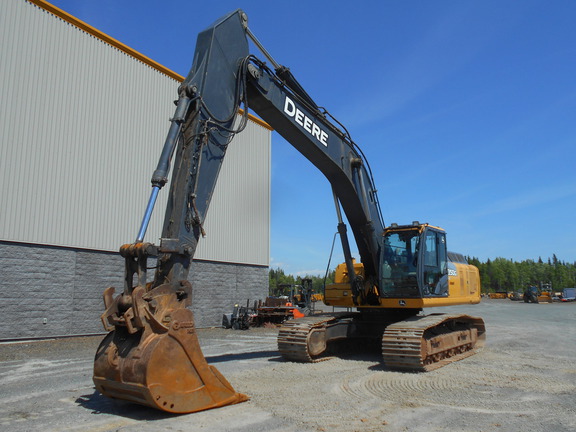 Photo of a 2016 John Deere 350G LC