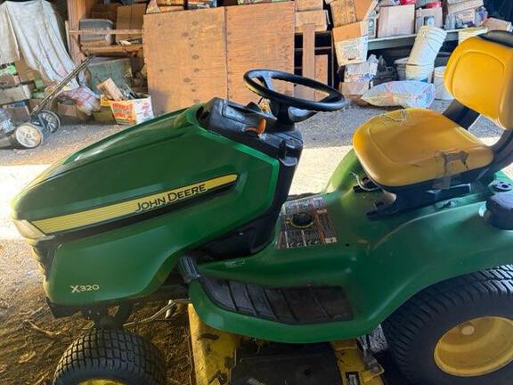 2015 John Deere X320 - Photo4