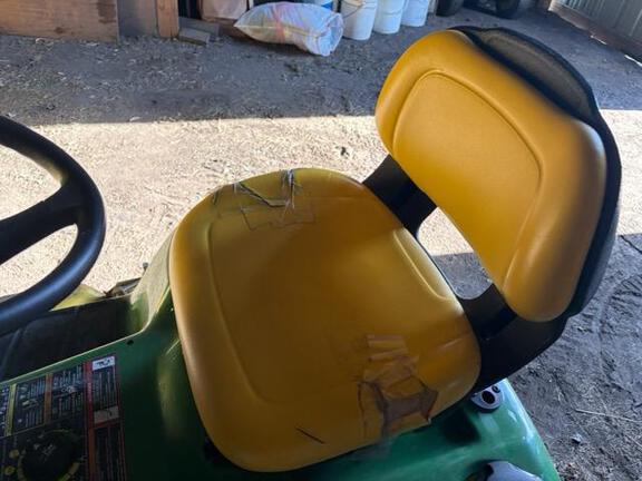 2015 John Deere X320 - Photo5
