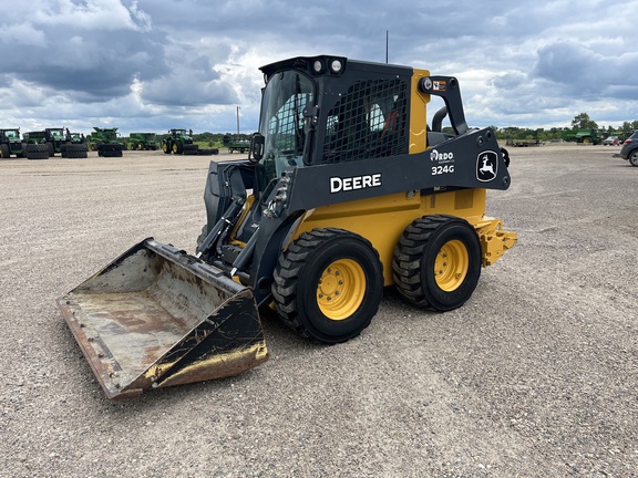  John Deere 324G