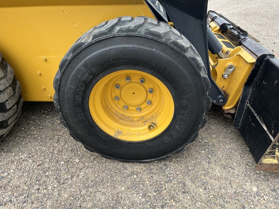 2021 John Deere 324G - Photo11