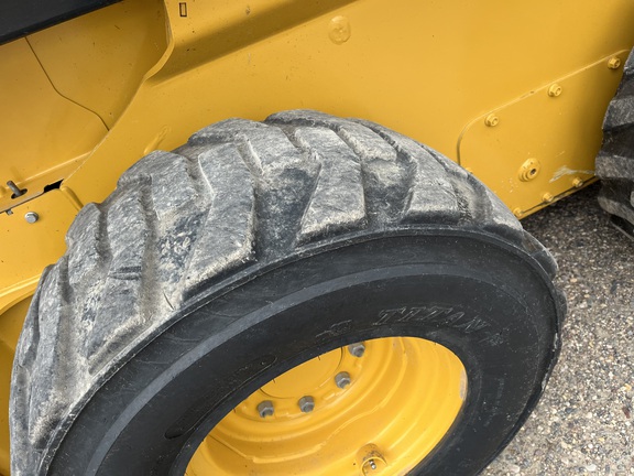 2021 John Deere 324G - Photo14