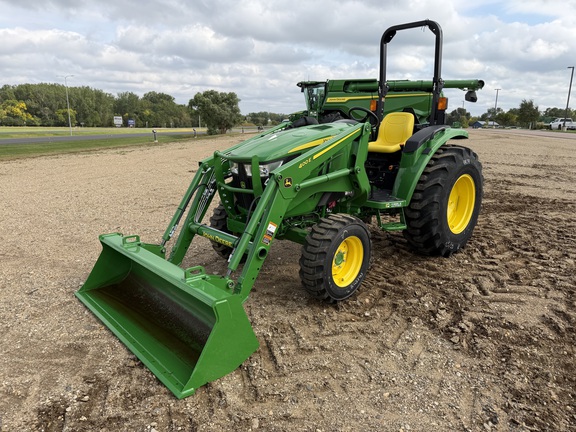 2026 John Deere 4066M - Photo7