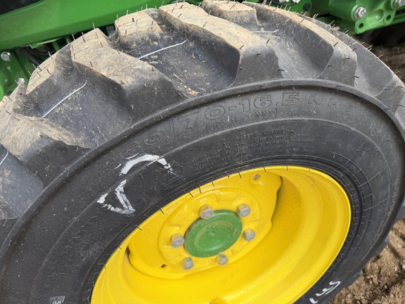 2026 John Deere 4066M - Photo9