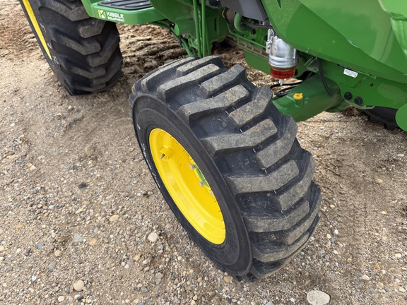 2026 John Deere 4066M - Photo11