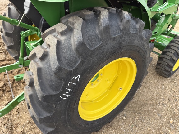 2026 John Deere 4066M - Photo13