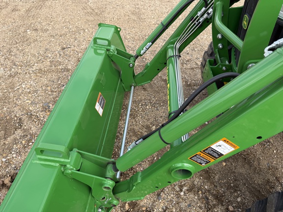 2026 John Deere 4066M - Photo17