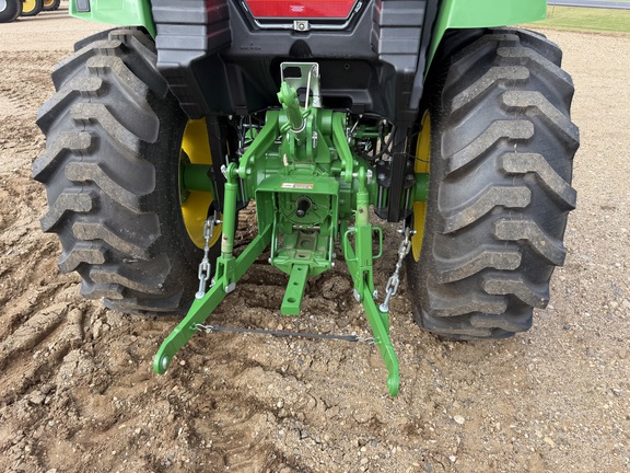 2026 John Deere 4066M - Photo22
