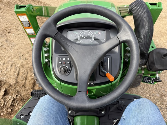 2026 John Deere 4066M - Photo28