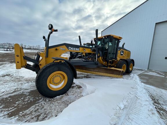 Photo of a 2020 John Deere 772G