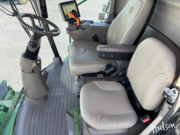 Photo of 2023 John Deere S780