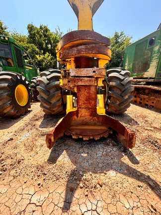 Photo of a 2023 John Deere 843LB